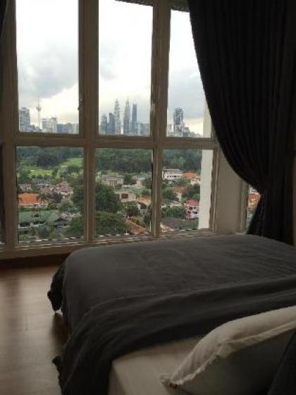 KLHome with KLCC stunning view @ TeLseHomeKL - image 5