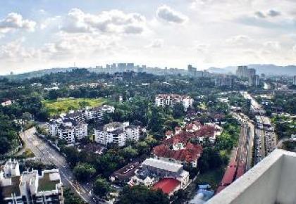 Regalia Suites/KLCC Infinity Pool/Comfort Homestay - image 8