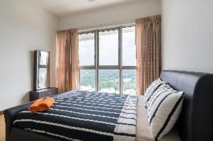 Regalia Suites/KLCC Infinity Pool/Comfy Homestay - image 20