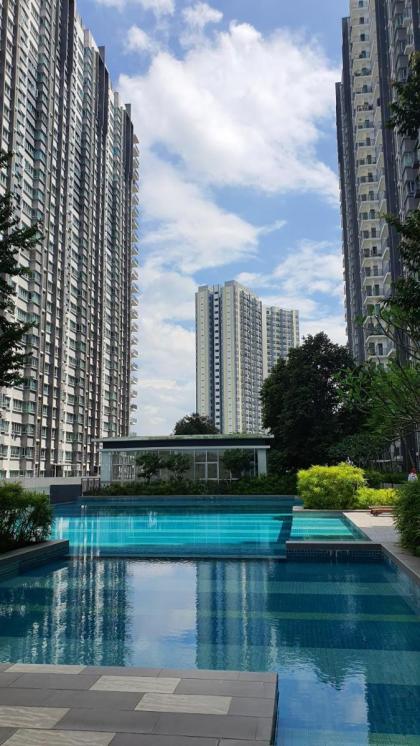 Southville Stay @ Savanna Executive Suite - image 21