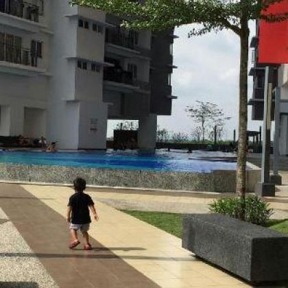 AR Homestay - Koi Prima Condominium Puchong - image 2