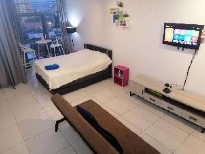 ILLAMA STUDIO KLCC Netflix 3towers GLENEAGLES HOSP - image 13