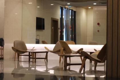 Hala Robertson Suites - image 2