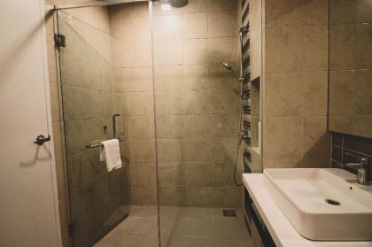 Hala Robertson Suites - image 20