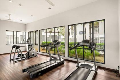 Puchong Setiawalk Penthouse with 14 pax big group - image 16