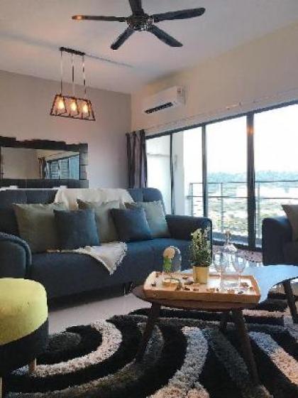 Puchong Setiawalk Penthouse with 14 pax big group - image 2
