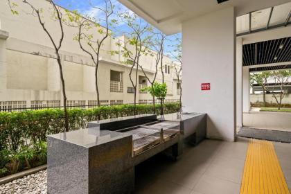 Puchong Setiawalk Penthouse with 14 pax big group - image 8
