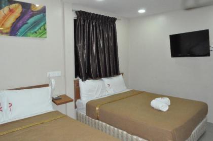 OYO 43929 Adak Hotel - image 19