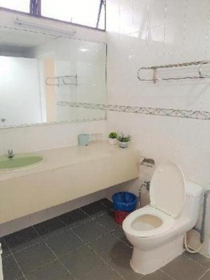 *Great* Location BUKIT BINTANG 2 Bedroom Apartment - image 10