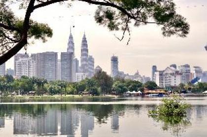 Cozy Apartment with Swimming Pool near KLCC Area