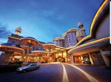 SUNWAY FAMILY RESORT SUITES @ SUNWAY LAGOON 12 PAX