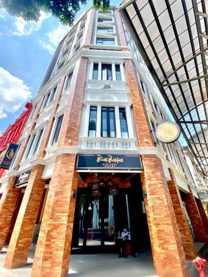 Santa Grand Hotel Central Market - image 1