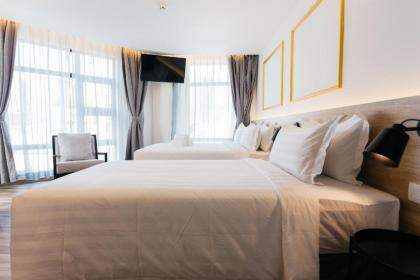 Santa Grand Hotel Central Market - image 2