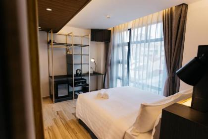 Santa Grand Hotel Central Market - image 5