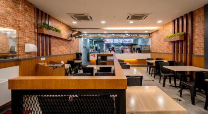 East Riverine Boutique Hotel - image 3