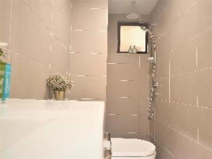 Pavilion 5min to TRX MRT -Light & Bright Queen Bed - image 5