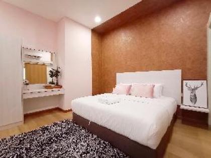 Desa parkcity 1-4pax  cozy suite Plaza arkadia - image 2