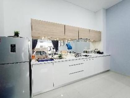 Desa parkcity 4-6pax  cozy suite Plaza Arkadia - image 10