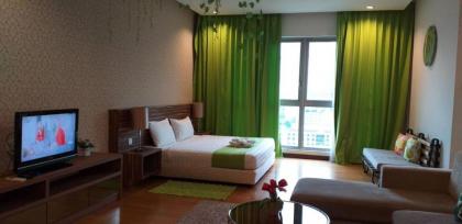Staycation with Infinity Pool at Regalia Suites KL - image 5
