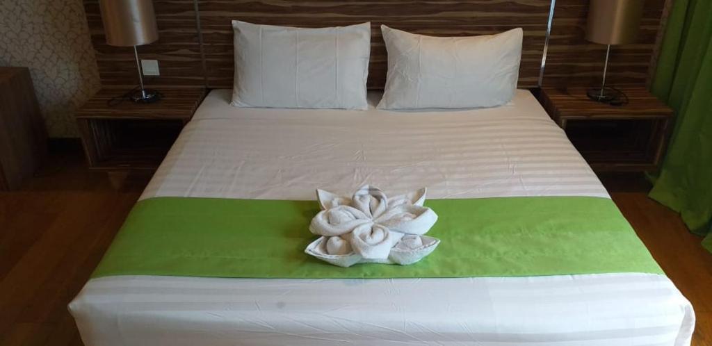 Staycation with Infinity Pool at Regalia Suites KL - image 6