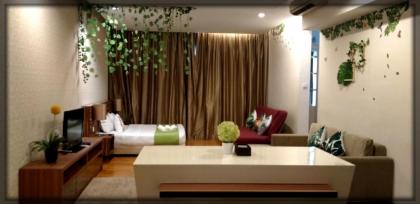Staycation with Infinity Pool at Regalia Suites KL - image 8
