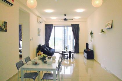 Amour Suite@EkoCheras* SkyPool* MRT* WiFi*4-6pax Kuala Lumpur