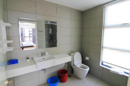 Amour Suite@EkoCheras* SkyPool* MRT* WiFi*4-6pax - image 21