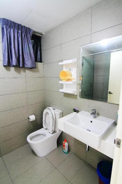 Amour Suite@EkoCheras* SkyPool* MRT* WiFi*4-6pax - image 27