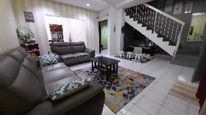 Orked Aeridina Homestay@Puchong - image 10