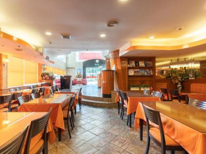 OYO 89978 Hotel Grand Maria - image 5