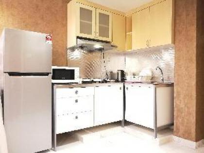 Awesome Balcony KL City View Apartment{WiFi} - image 5