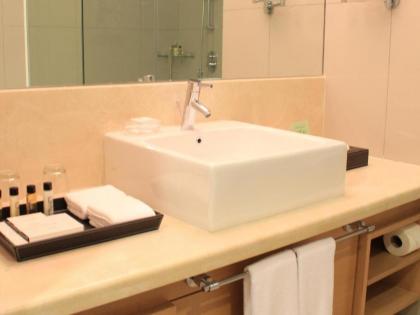 Cormar Suites - image 2