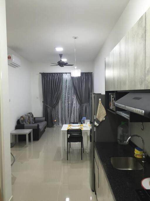 5mins to Mid Valley New & Affordable Apmt For Rent - image 3