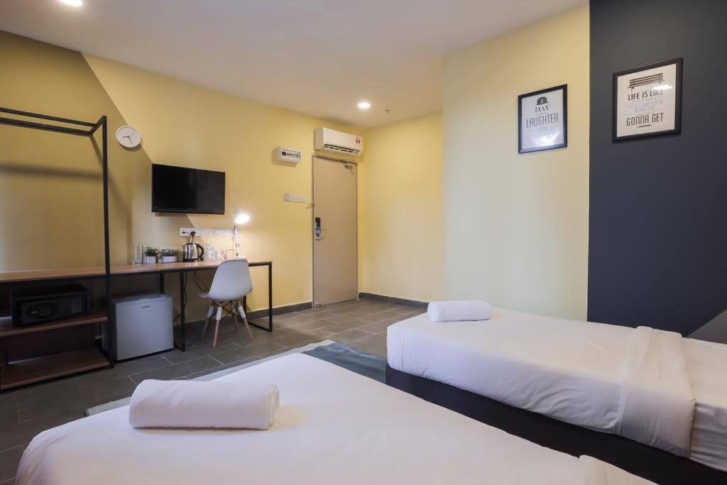 T-HOTEL MONT KIARA - image 5