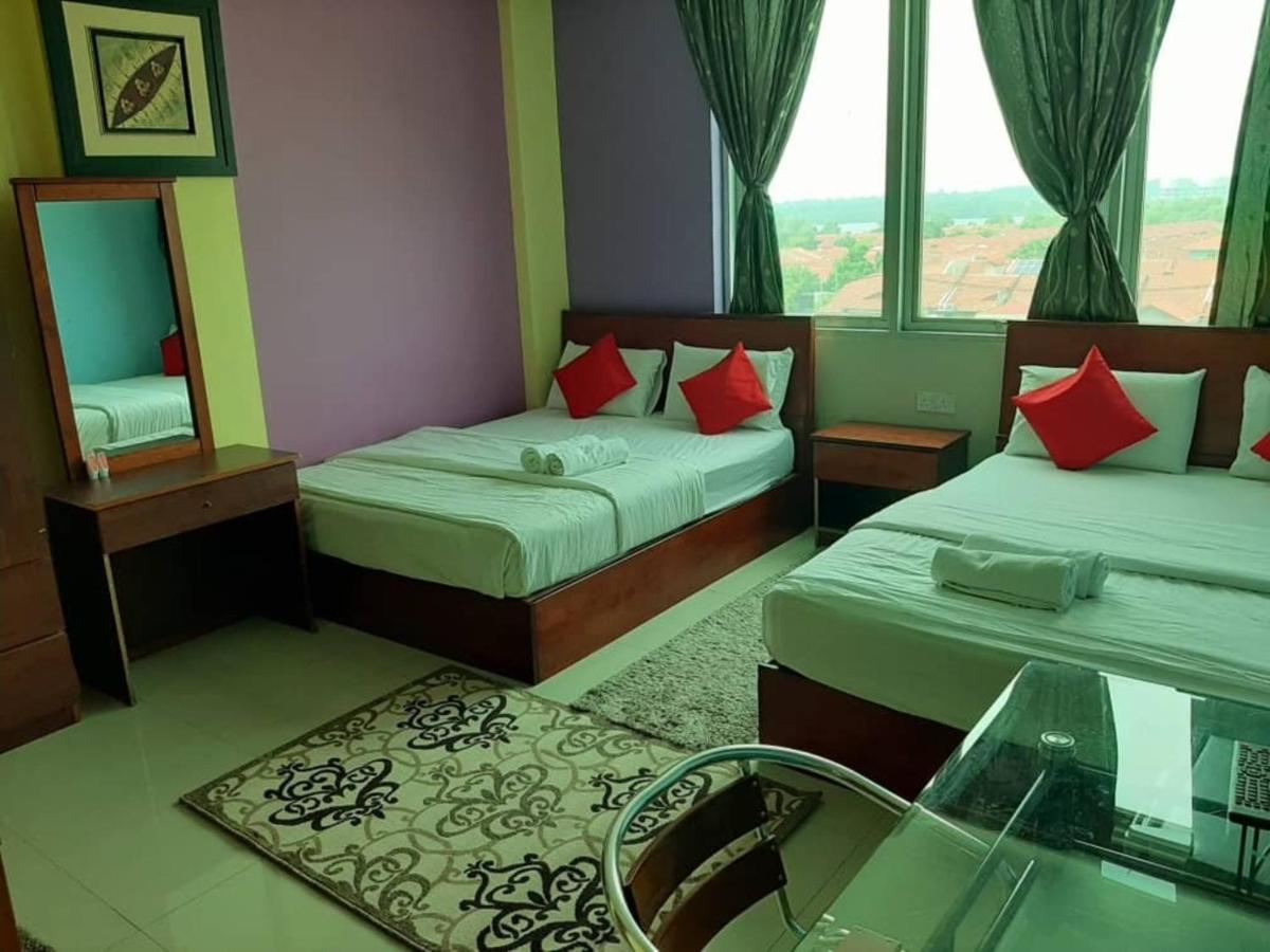 OYO 679 Saujana City Hotel - image 2
