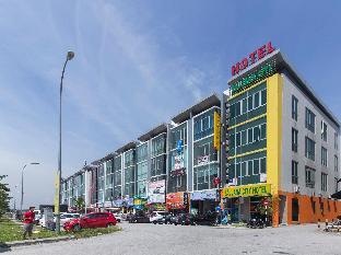 OYO 679 Saujana City Hotel - image 5