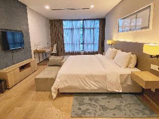 Perfect 2BR for friends & family staycation - image 4