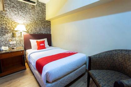 OYO 90125 Hotel Grand Orchard - image 12