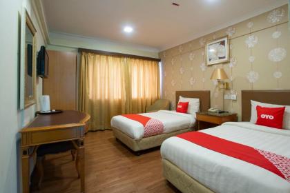 OYO 90125 Hotel Grand Orchard - image 17
