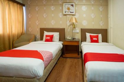 OYO 90125 Hotel Grand Orchard - image 18