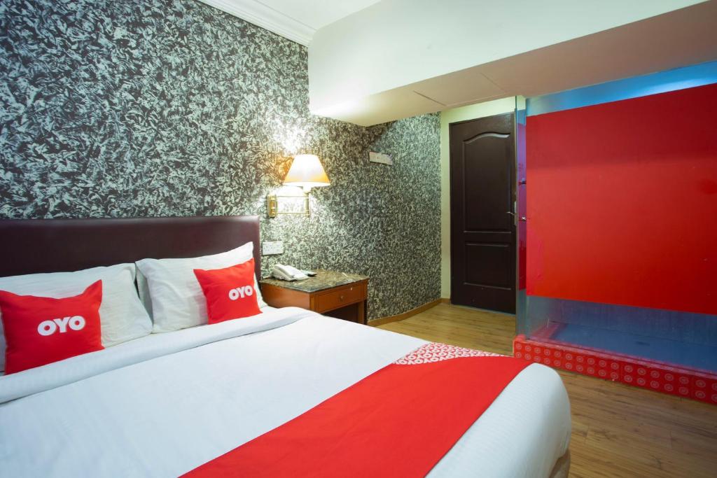 OYO 90125 Hotel Grand Orchard - image 5