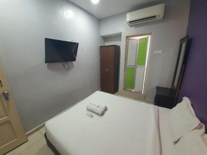 OYO 90138 Hotel Elwarda Klcity - image 15
