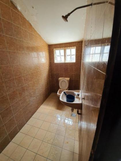 SPOT ON 90137 Casavilla Hotel Pudu - image 18