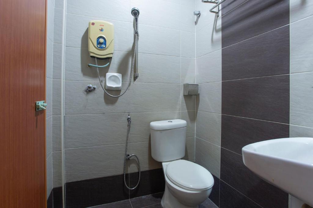 OYO 90160 Kl City Lodge - image 4