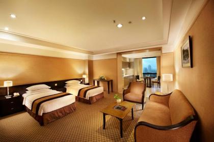 Pacific Regency Hotel Suites - image 9