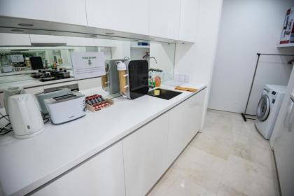 Vortex KLCC by Luxury Suites Asia - image 11