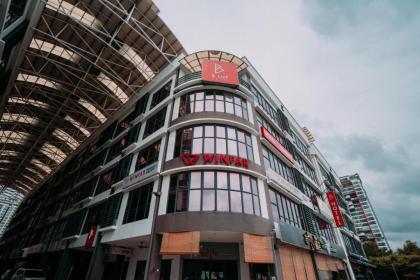 B Lot Hotel 