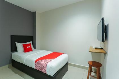 OYO 89773 New Eastern Hotel - image 15