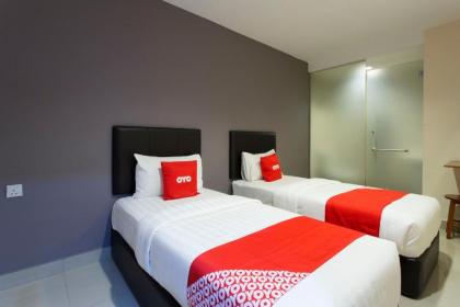 OYO 89773 New Eastern Hotel - image 19