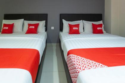 OYO 89773 New Eastern Hotel - image 20
